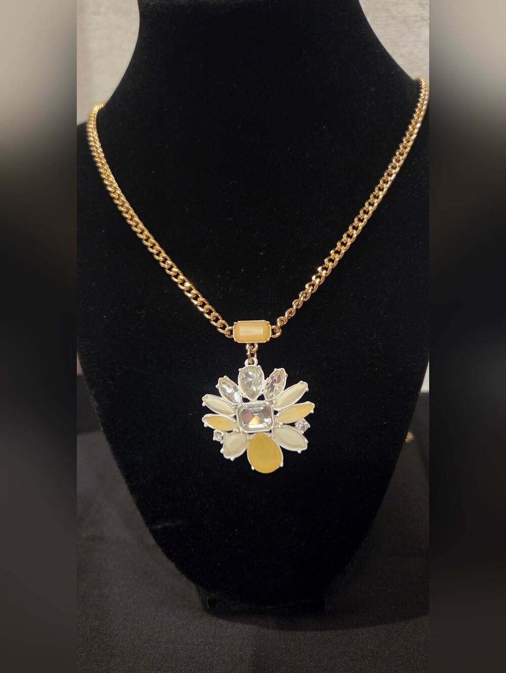 ANN TAYLOR DAISY NECKLACE WITH RHINESTONES AND GOLD TONE 34" CHAIN
